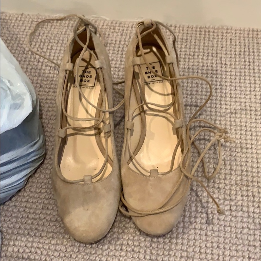 Shoebox suede lace up block heel Italian 35.5